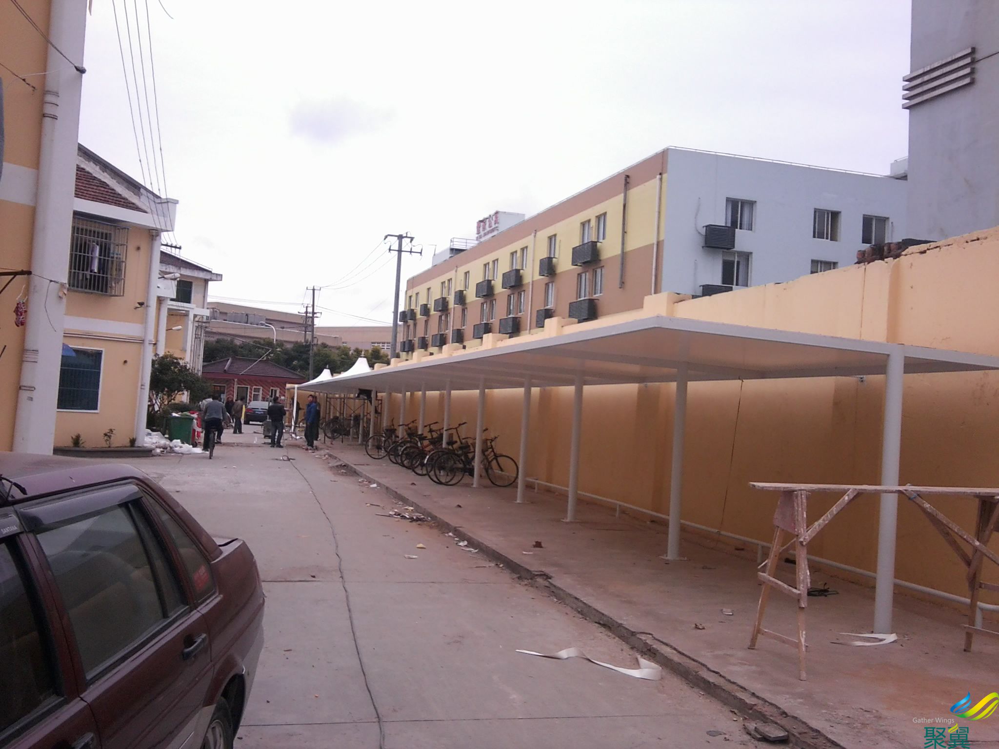 膜結構自行車棚