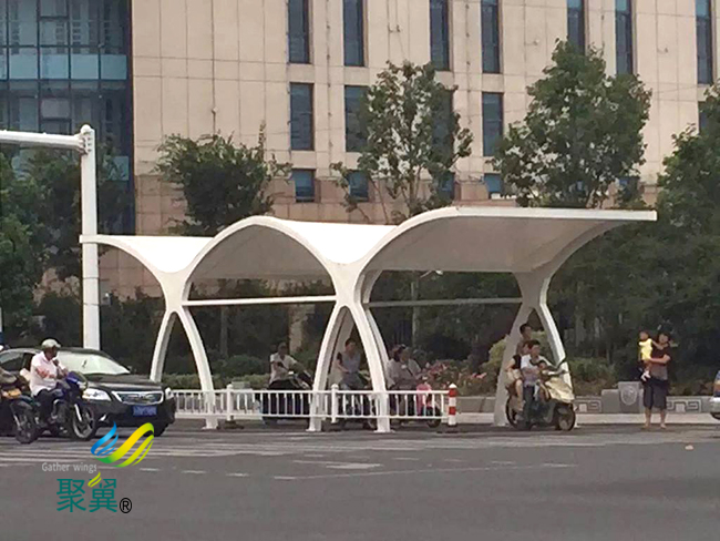 上海鋼結構車棚停車棚自潔性好|汽車棚藝術好